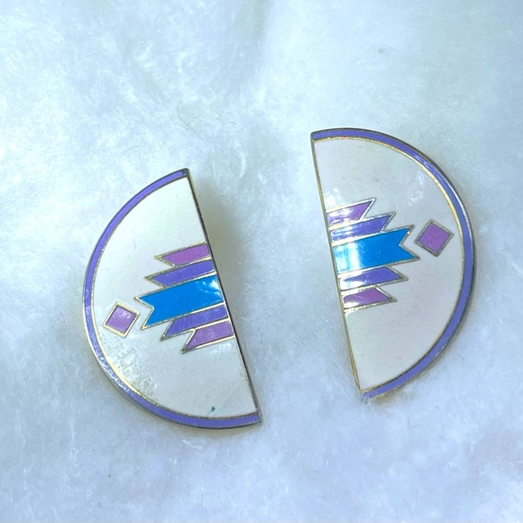 Western- Vintage 80s Rare Find.  Isle of Skye enamel pierced earrings-l - Picture 1 of 3